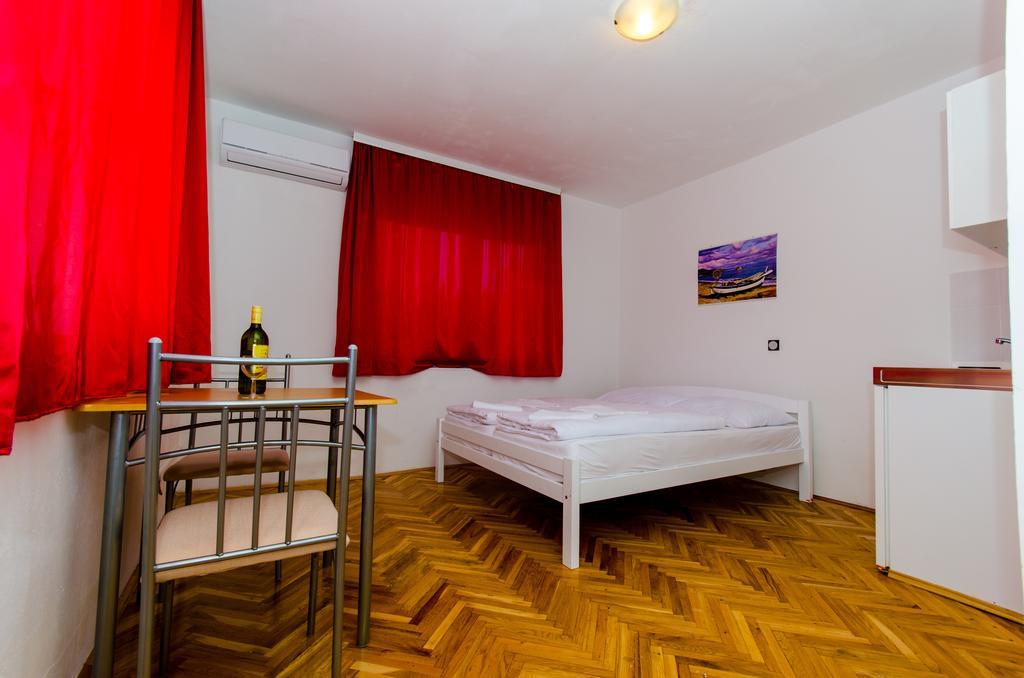 Apartments Balote Trogir Room photo